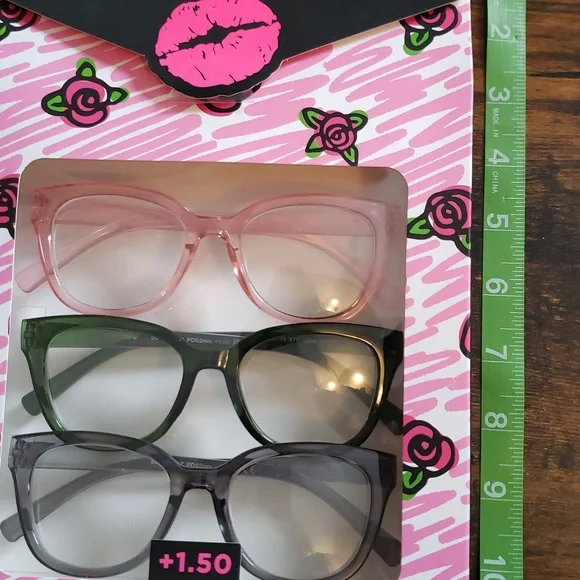 Betsey Johnson Set of 3 Cats Eye Reading Glasses +1.50 Strength - Picture 7 of 11